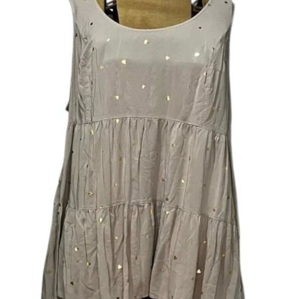 Torrid Sleeveless blouse with Gold Heart Accents 💛